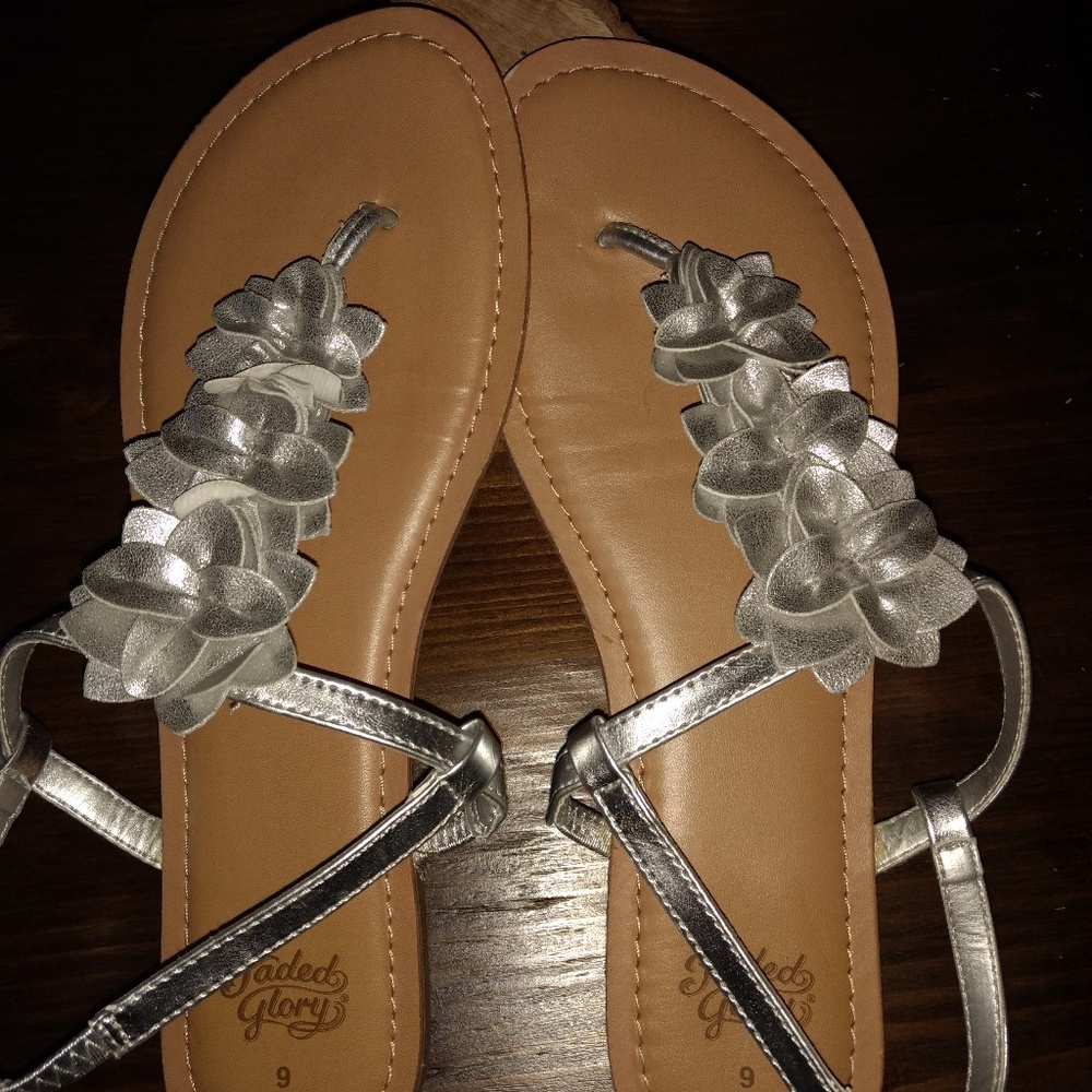 Faded Glory Metallic Silver Sandals